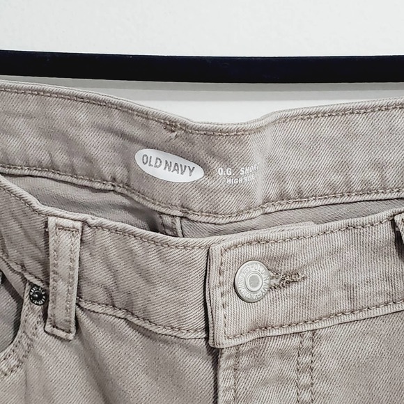 Old Navy High-Waisted O.G. Straight Cuffed Gray Jean Shorts Size 18 - Picture 5 of 10